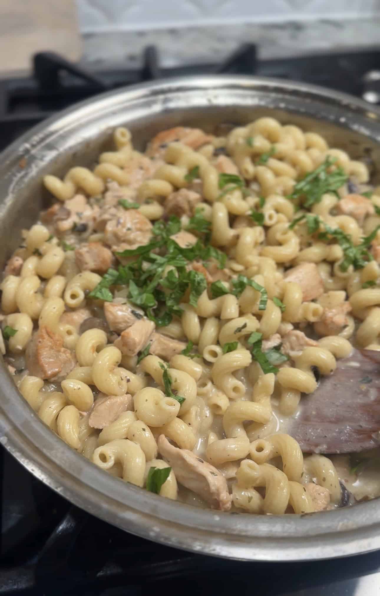 Simple Mushroom Garlic and Anchovy Chicken Pasta