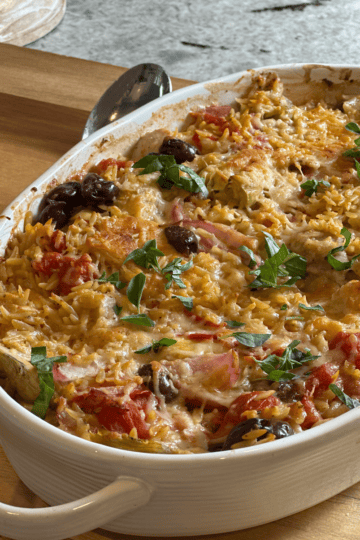 This one pan Greek chicken recipe is perfect for busy weeknights. The ingredients are simple, but the flavor is big.
